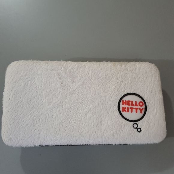 Hello Kitty Wallet - Picture 2 of 3